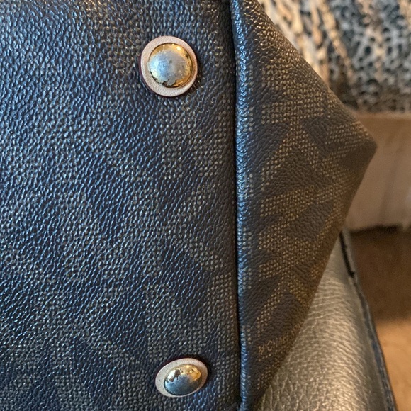 Michael Kors Bag - Picture 8 of 13